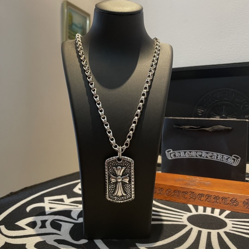 Ch**me He**ts necklaces
